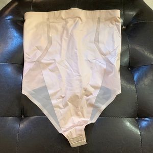 Spanx girdle panty thong size M NWOT PERFECT CONDITION